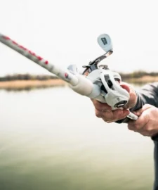 Abu Garcia Veritas Baitcasting Combo 17 Abu Garcia Veritas Baitcasting Combo -Daiwa || Z-Man || Shimano Sales Store ABU BAITCAST COMBO VERITAS LIFESTYLE 2021 005